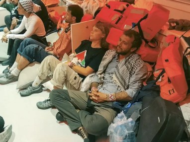 Israel deporta a otros 171 activistas de la flotilla