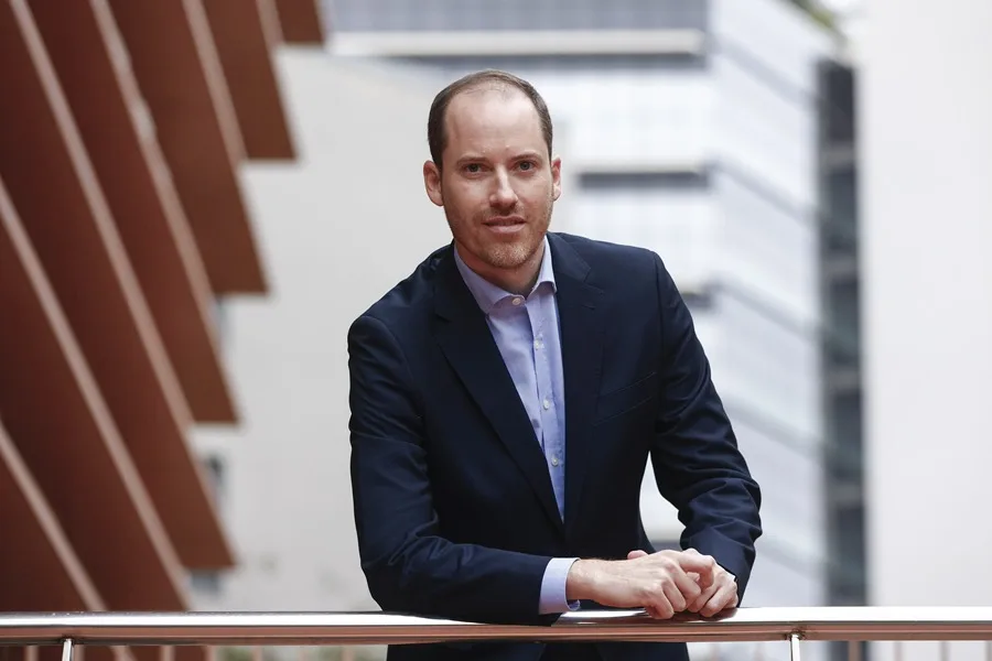 El portavoz del PP en el Parlament, Juan Fernández, en su entrevista con EFE.