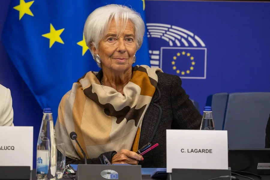 Lagarde El proceso desinflacionario de la eurozona ha finalizado. En la imagen, La presidenta del BCE, Christine Lagarde, en su comparecencia ante la comisión de Asuntos Económicos del Parlamento Europeo este lunes en Estrasburgo, Francia. EFE/EPA/CHRISTOPHE PETIT TESSON