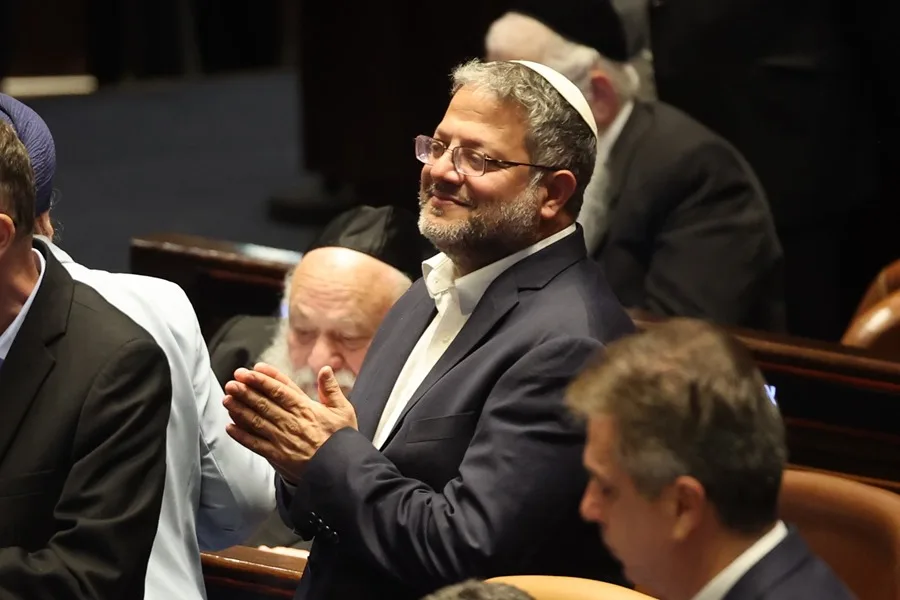 El ministro israelí de Seguridad Nacional, Itamar Ben-Gvir (centro)