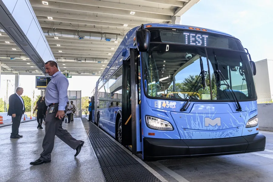 Miami presenta el mayor transporte público eléctrico BRT de EE.UU. con una inversión de 300 millones de dólares