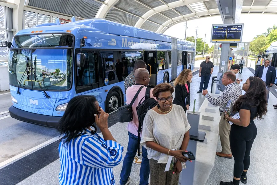 Miami presenta el mayor transporte público eléctrico BRT de EE.UU. con una inversión de 300 millones de dólares