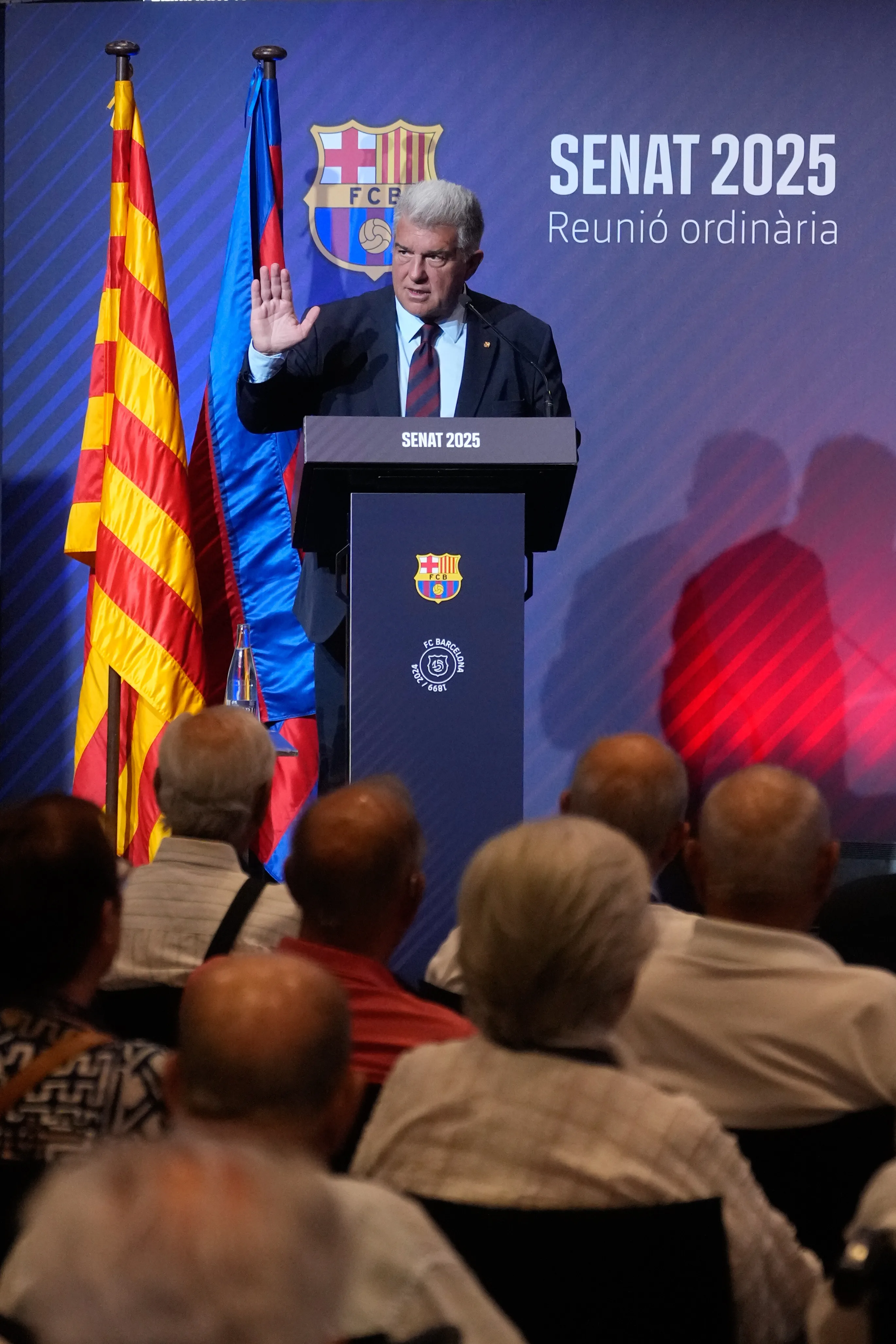 Laporta durante su comparecencia en la reunión del Senado del FC Barcelona 2025