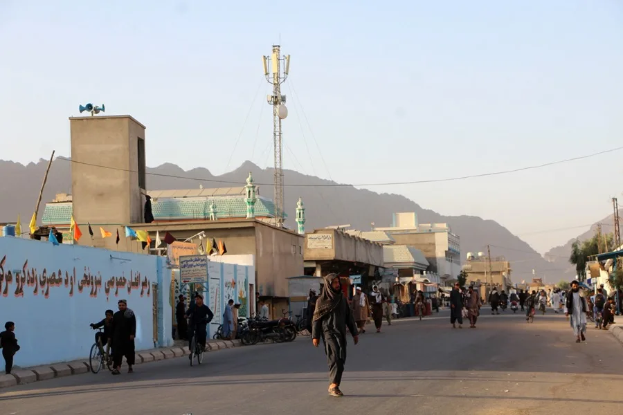 Las torres de telecomunicaciones se están restaurando gradualmente tras casi tres días de cierre en Kandahar, Afganistán