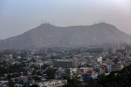 Imagen tomada el pasado 16 de septiembre que muestra la ciudad de Kabul con las torres de telecomunicaciones de fondo.
