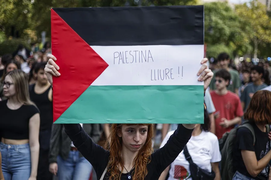 El Sindicat d'Estudiants convoca huelga general estudiantil y celebra manifestaciones bajo el lema "Parem el genocidi contra el poble palestí. Ruptura de relacions amb Israel ja!"