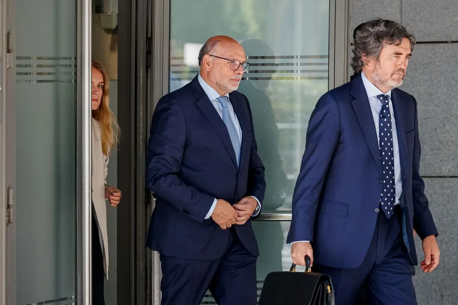  El exdirector general de Carreteras Javier Herrero (i)