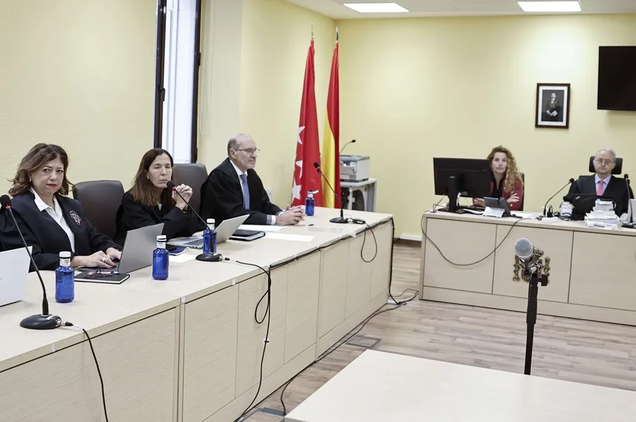 Vista del comienzo este miércoles en Madrid del juicio por la demanda presentada por la Asociación de Medios de Información (AMI) contra Meta