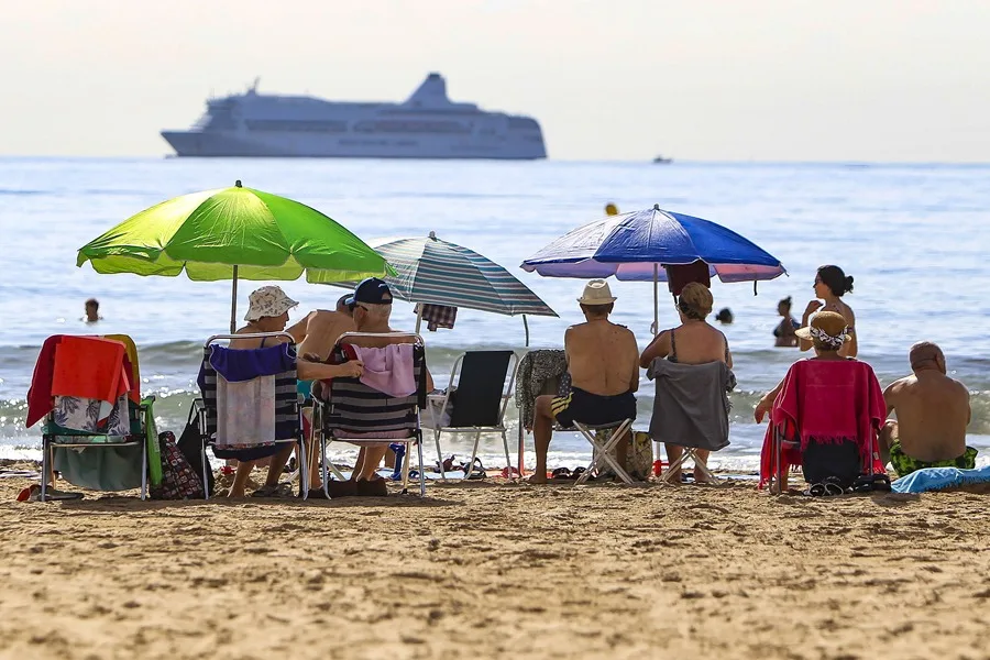 Vista de la playa del Postiguet de Alicante