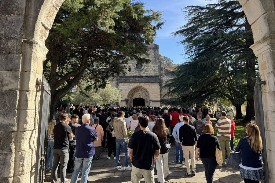 Familiares, amigos y el mundo del fútbol en Cantabria despiden a Raúl Ramírez