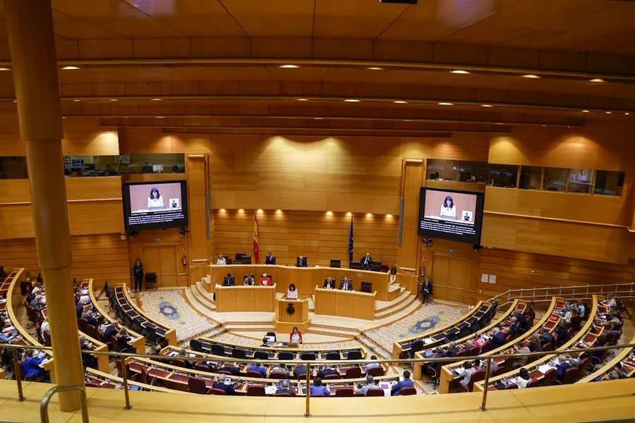 ministra Redondo Senado pulseras antimaltrato