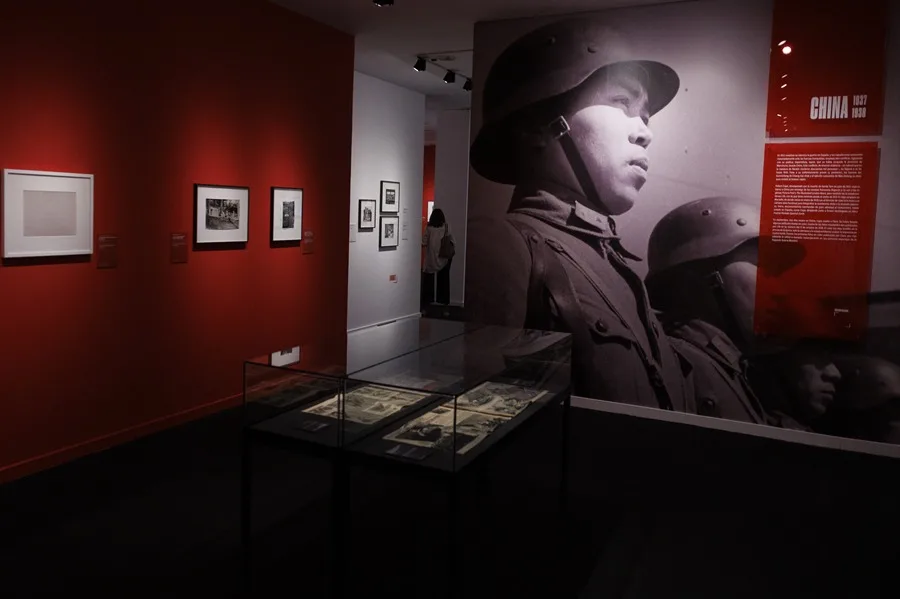 El Círculo de Bellas Artes de Madrid inaugura 'Robert Capa. Icons', la mayor retrospectiva realizada en España dedicada al legendario fotógrafo.