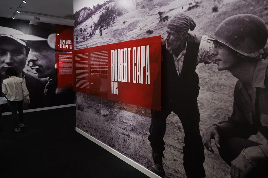 El Círculo de Bellas Artes de Madrid inaugura 'Robert Capa. Icons', la mayor retrospectiva realizada en España dedicada al legendario fotógrafo.