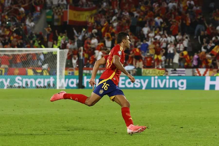 El centrocampista de la selección española de fútbol Rodri