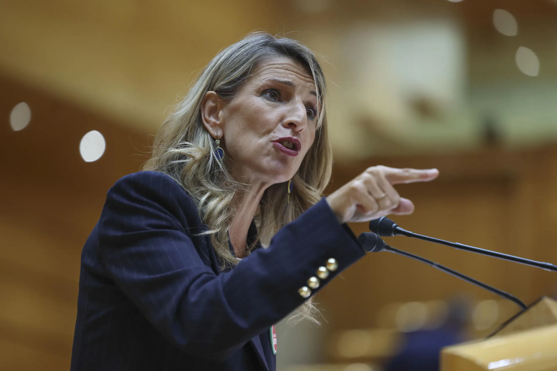 La vicepresidenta segunda del Gobierno, Yolanda Díaz, durante el pleno del Senado, que comienza con la sesión de control al Gobierno, este martes en Madrid.- EFE/ Kiko Huesca