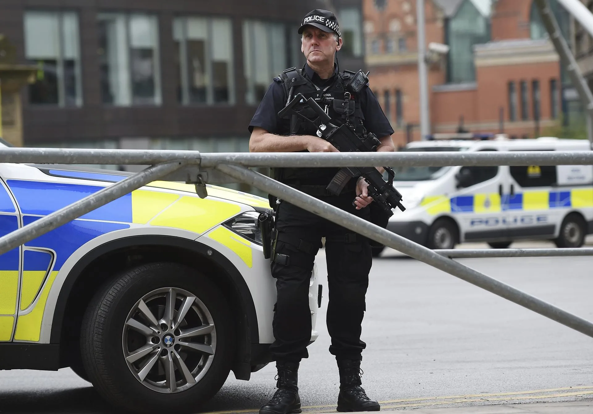 (File) A British police officer on duty in the streets of Manchester, United Kingdom. EFE/Andy Rain