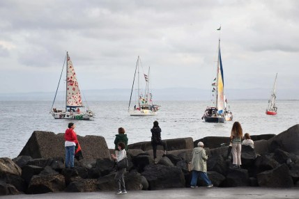 Una flotilla de barcos sale del puerto de San Giovanni Li Cuti en Catania, Sicilia, sur de Italia, en una imagen de archivo. EFE/ORIETTA SCARDINO