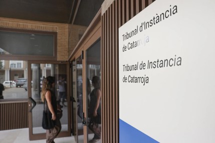 Vista de los juzgados de Catarroja (Valencia). EFE/Manuel Bruque/Archivo