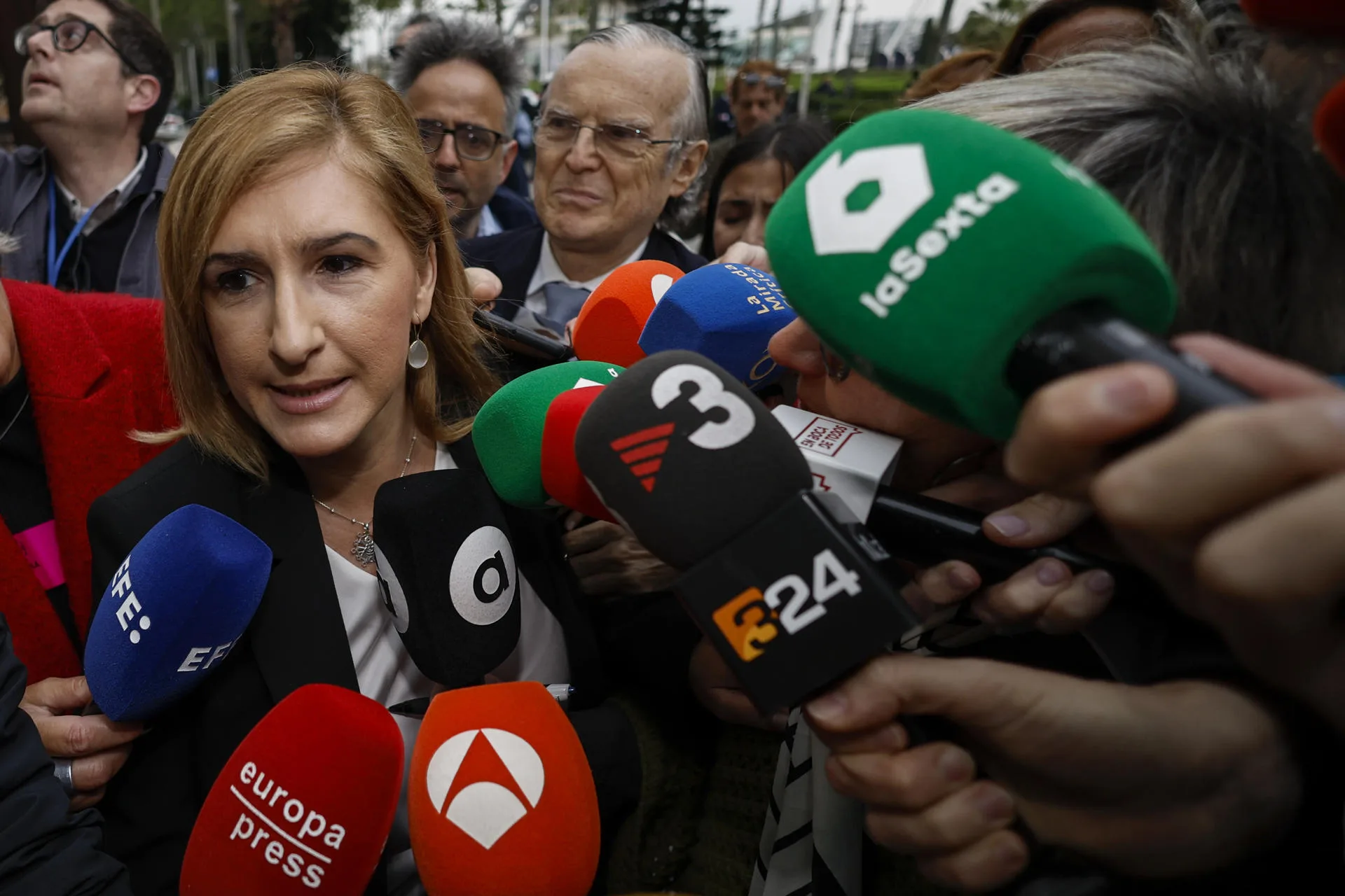 La exconsellera de Justicia e Interior del Gobierno valenciano Salomé Pradas a su llegada a los juzgados de València para declarar. EFE/Biel Aliño